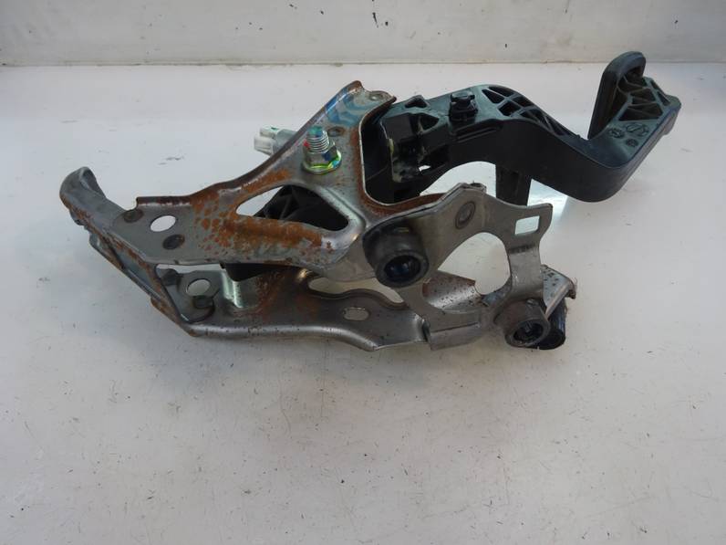 PEDAL EMBRAGUE TOYOTA YARIS 2016 1.0 (69 CV)