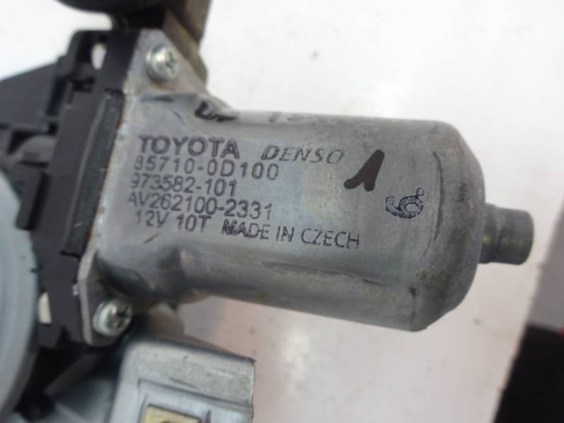ELEVALUNAS DELANTERO DERECHO TOYOTA YARIS 2016 1.0 (69 CV)