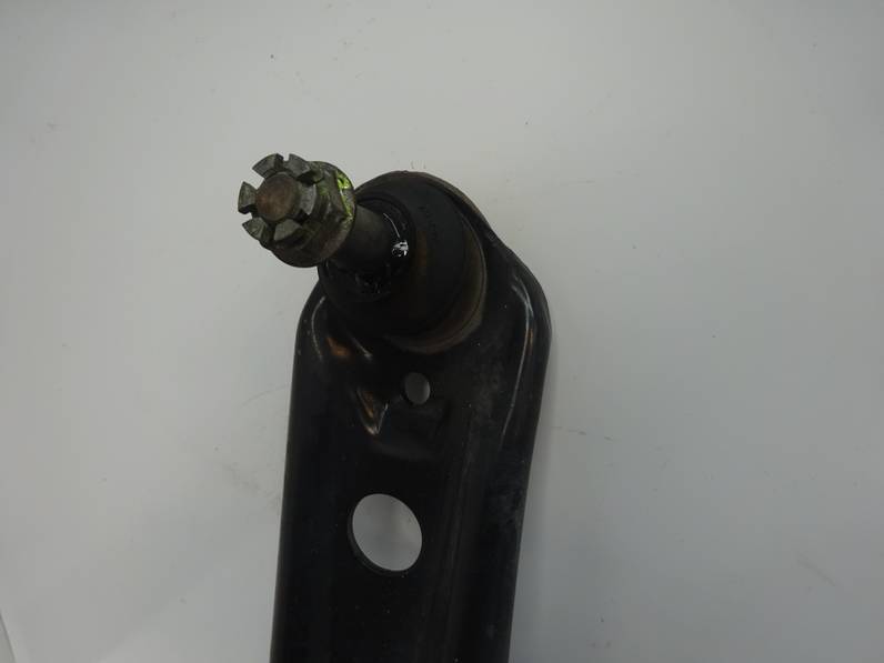 BRAZO SUSPENSION INFERIOR DELANTERO DERECHO TOYOTA YARIS 2016 1.0 (69 CV)