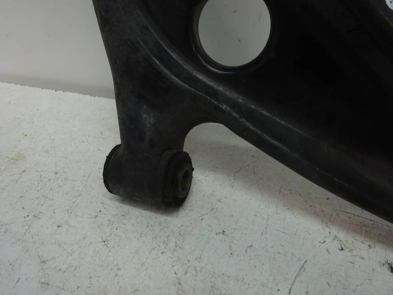 BRAZO SUSPENSION INFERIOR DELANTERO DERECHO TOYOTA YARIS 2016 1.0 (69 CV)