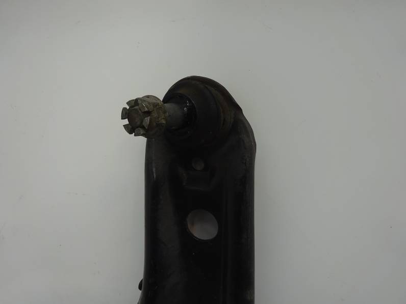 BRAZO SUSPENSION INFERIOR DELANTERO IZQUIERDO TOYOTA YARIS 2016 1.0 (69 CV)