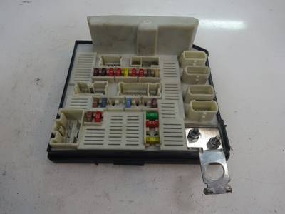 CAJA RELES FUSIBLES RENAULT MEGANE II CLASSIC BERLINA 2007 1.9 DCI D (131 CV)