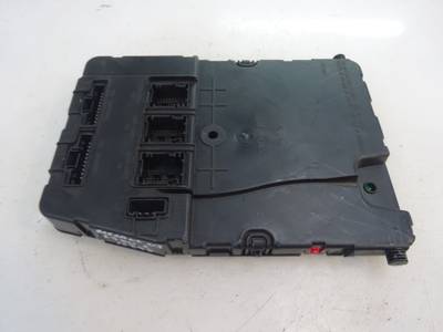 CAJA RELES FUSIBLES RENAULT MEGANE II CLASSIC BERLINA 2007 1.9 DCI D (131 CV)