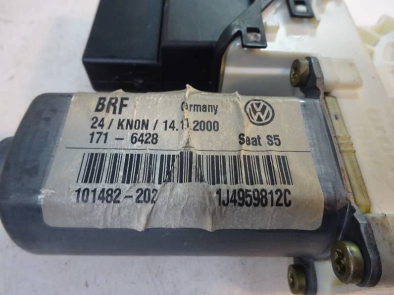 MOTOR ELEVALUNAS TRASERO DERECHO SEAT TOLEDO 2002 1.9 TDI (110 CV)