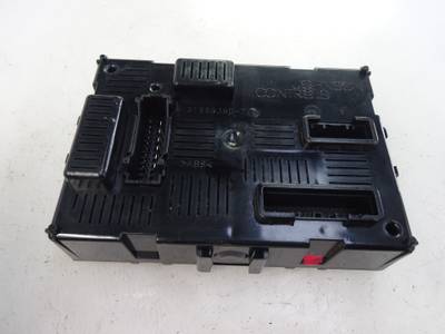 CAJA RELES FUSIBLES RENAULT CLIO III 2012 1.6 16V (112 CV)