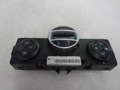MANDO CLIMATIZADOR RENAULT CLIO III 2012 1.6 16V (112 CV)