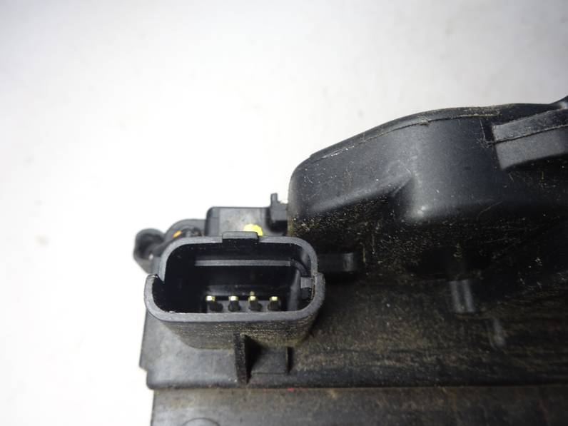 CERRADURA PUERTA DELANTERA IZQUIERDA RENAULT CLIO III 2012 1.6 16V (112 CV)