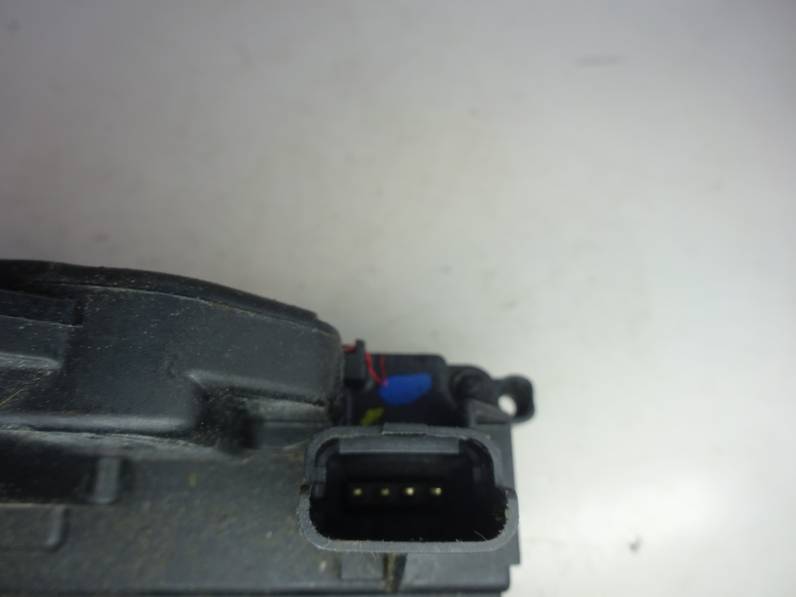 CERRADURA PUERTA TRASERA DERECHA RENAULT CLIO III 2012 1.6 16V (112 CV)