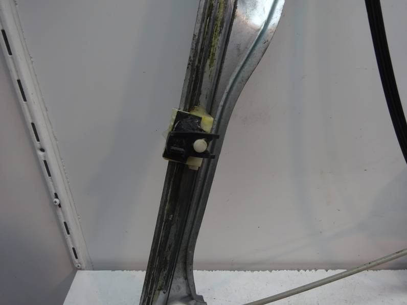 ELEVALUNAS DELANTERO IZQUIERDO RENAULT CLIO III 2012 1.6 16V (112 CV)