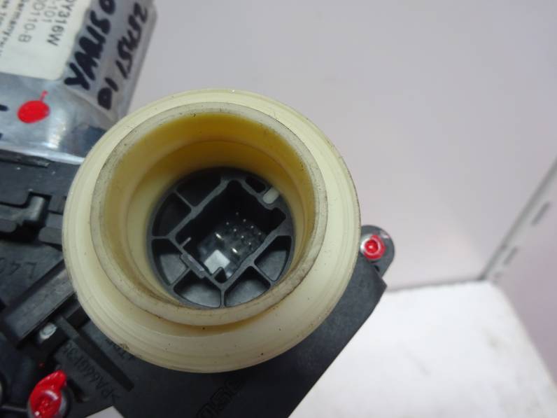 ELEVALUNAS DELANTERO IZQUIERDO TOYOTA YARIS 2006 1.3 (87 CV)