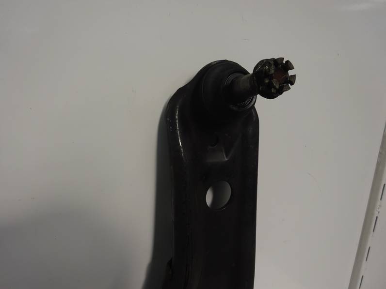 BRAZO SUSPENSION INFERIOR DELANTERO IZQUIERDO TOYOTA YARIS 2006 1.3 (87 CV)