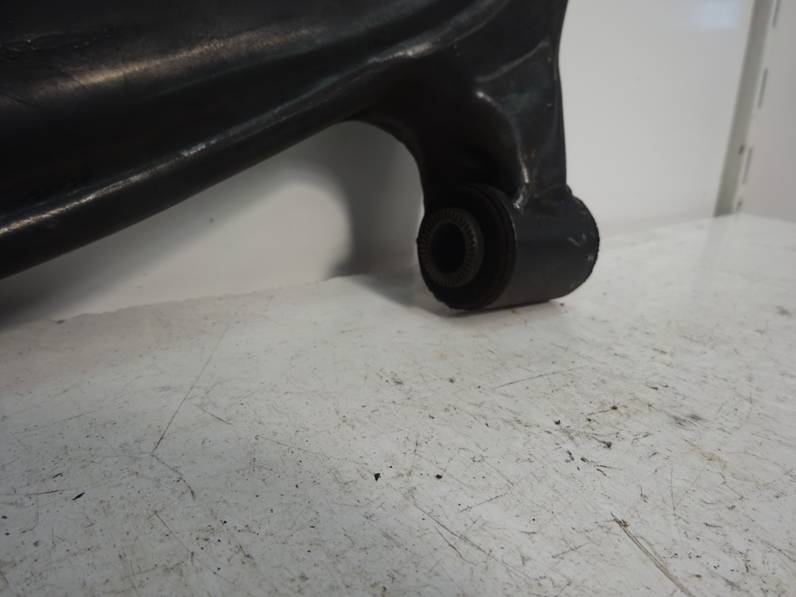 BRAZO SUSPENSION INFERIOR DELANTERO IZQUIERDO TOYOTA YARIS 2006 1.3 (87 CV)