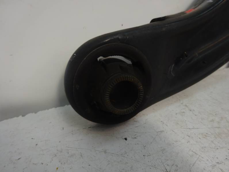 BRAZO SUSPENSION INFERIOR DELANTERO IZQUIERDO TOYOTA YARIS 2006 1.3 (87 CV)