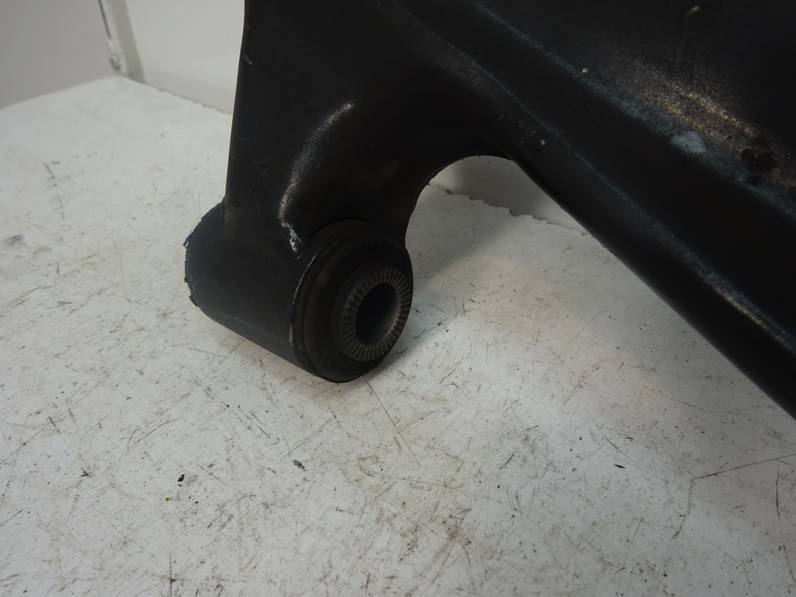 BRAZO SUSPENSION INFERIOR DELANTERO DERECHO TOYOTA YARIS 2006 1.3 (87 CV)