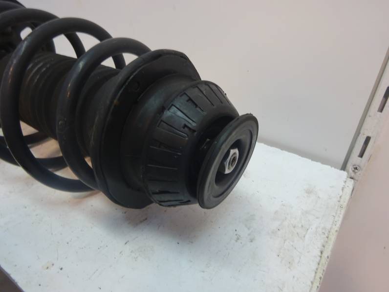 AMORTIGUADOR DELANTERO DERECHO TOYOTA YARIS 2006 1.3 (87 CV)