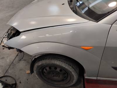 ALETA DELANTERA IZQUIERDA FORD FOCUS BERLINA 2002 1.8 TDDI TURBODIESEL (90 CV)