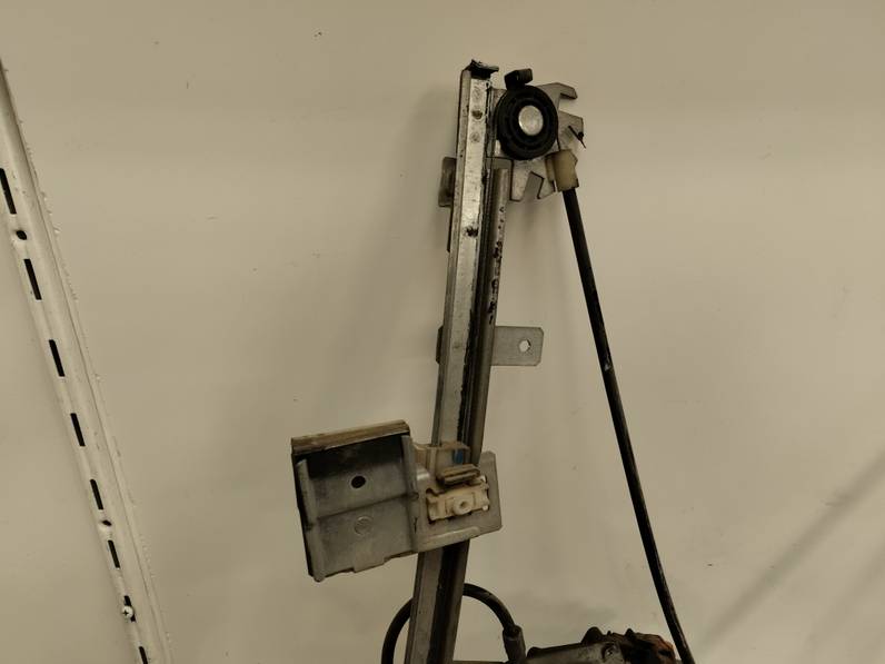 ELEVALUNAS DELANTERO IZQUIERDO FORD FOCUS BERLINA 2002 1.8 TDDI TURBODIESEL (90 CV)