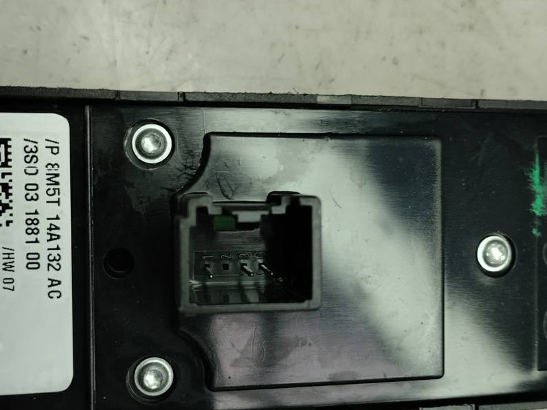 MANDO ELEVALUNAS DELANTERO IZQUIERDO FORD FOCUS LIM 2009 2.0 TDCI (136 CV)