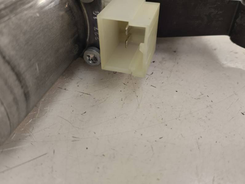 MOTOR ELEVALUNAS DELANTERO DERECHO SEAT LEON 2020 1.5 16V TSI ACT (131 CV)