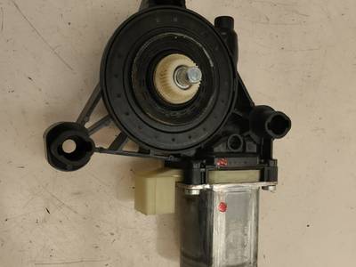 MOTOR ELEVALUNAS DELANTERO IZQUIERDO SEAT LEON 2020 1.5 16V TSI ACT (131 CV)