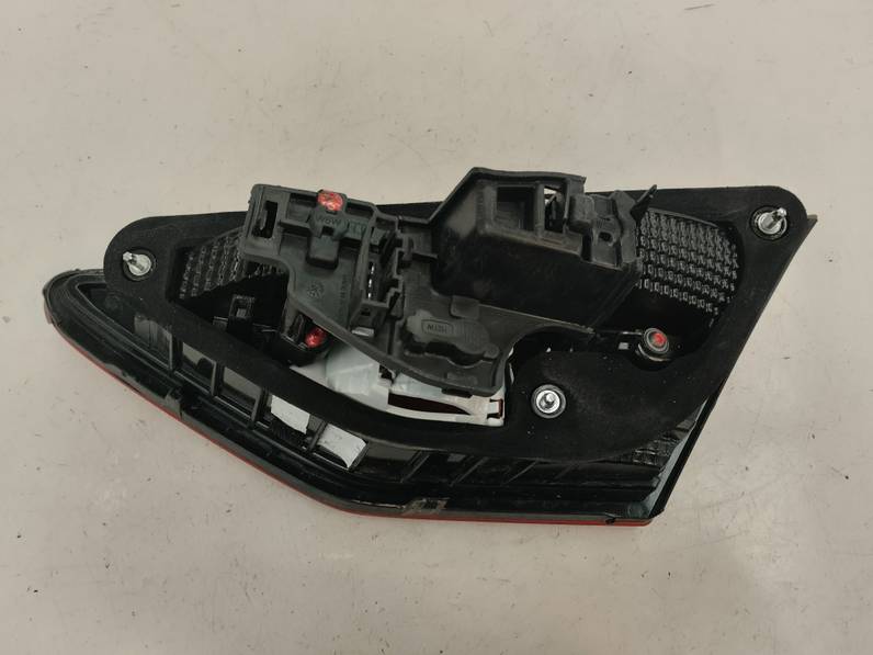 PILOTO TRASERO IZQUIERDO SEAT LEON 2020 1.5 16V TSI ACT (131 CV)