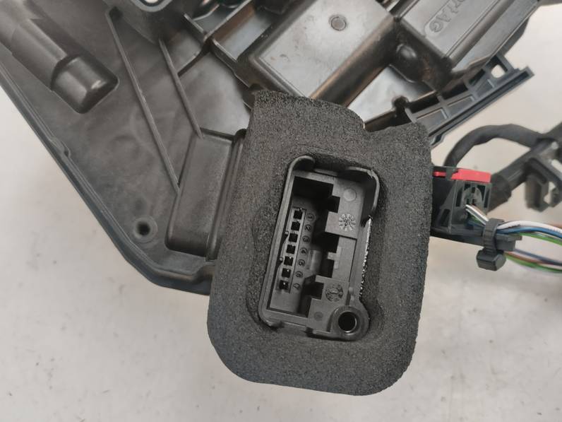 CERRADURA PUERTA DELANTERA DERECHA SEAT LEON 2020 1.5 16V TSI ACT (131 CV)