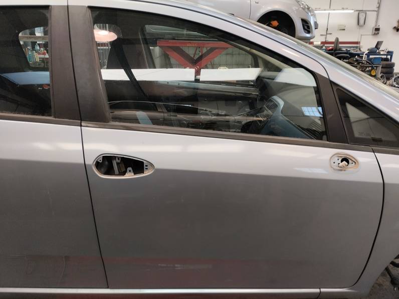PUERTA DELANTERA DERECHA FIAT PUNTO BERLINA 2007 1248 (90CV)