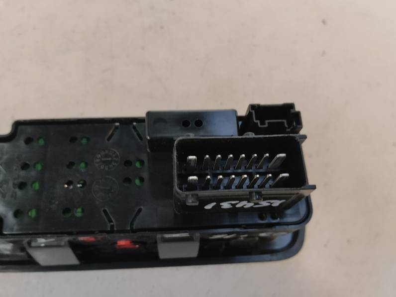 MANDO ELEVALUNAS DELANTERO IZQUIERDO CITROEN C3 2016 1.2 12V VTI / PURETECH (82 CV)