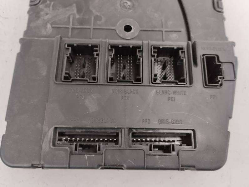 CAJA RELES FUSIBLES RENAULT SCENIC II 2005 1.9 DCI D (120 CV)