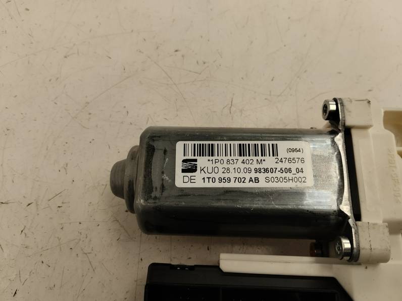 MOTOR ELEVALUNAS DELANTERO DERECHO SEAT LEON 2009 1.9 TDI (90 CV)