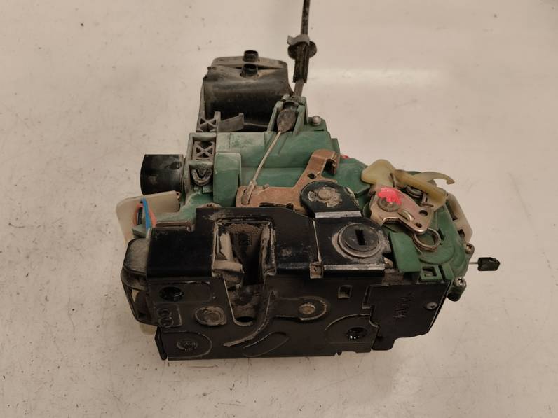 CERRADURA PUERTA TRASERA DERECHA VOLKSWAGEN PASSAT BERLINA 2004 1.9 TDI (131 CV)