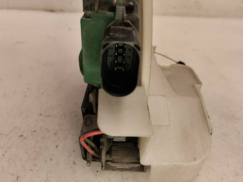 CERRADURA PUERTA DELANTERA IZQUIERDA VOLKSWAGEN PASSAT BERLINA 2004 1.9 TDI (131 CV)