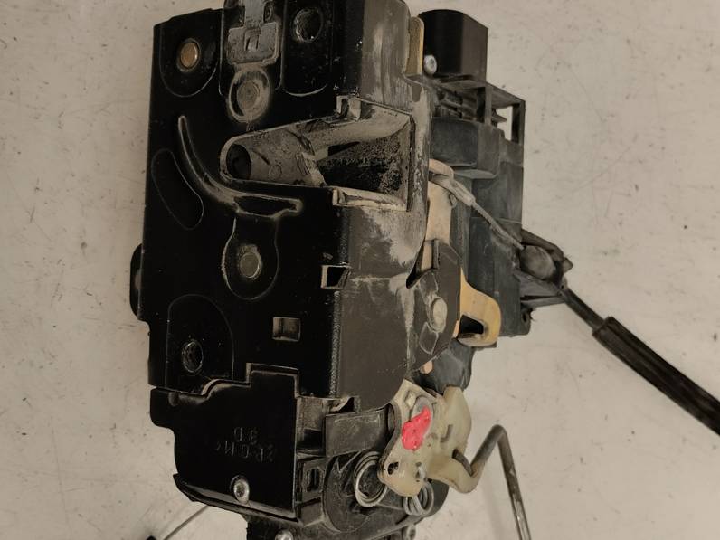 CERRADURA PUERTA DELANTERA DERECHA VOLKSWAGEN PASSAT BERLINA 2004 1.9 TDI (131 CV)