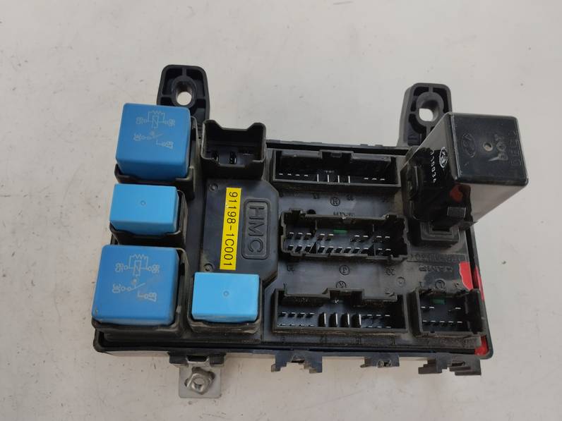 CAJA RELES FUSIBLES HYUNDAI GETZ 2004 1.5 CRDI (82 CV)