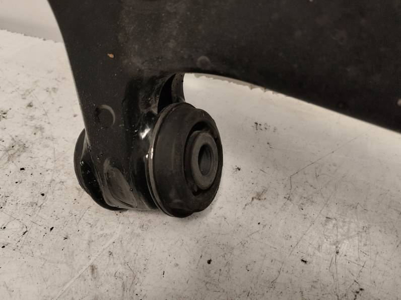 BRAZO SUSPENSION INFERIOR DELANTERO DERECHO FORD KUGA 2019 1.5 ECOBOOST (120 CV)