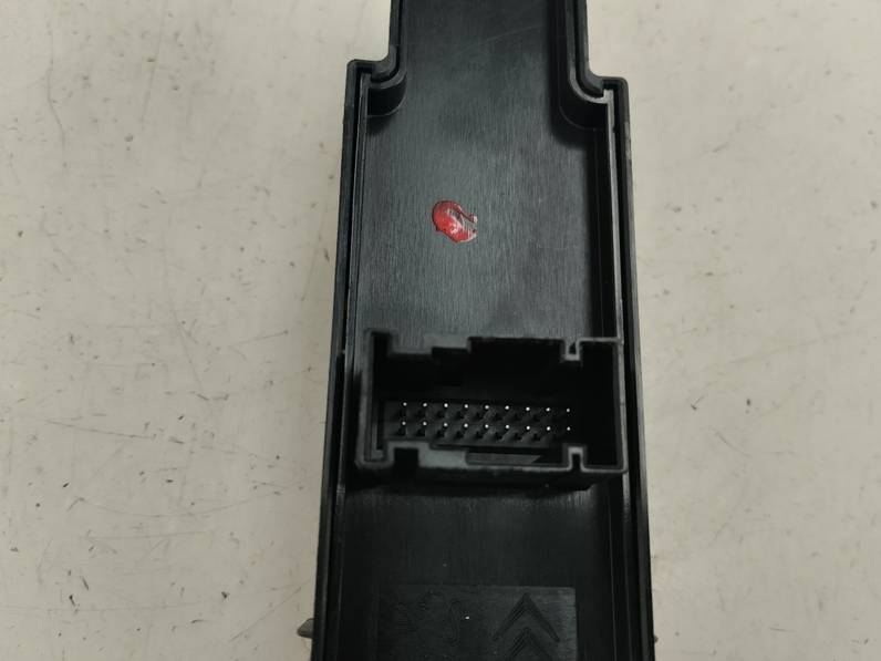 MANDO ELEVALUNAS DELANTERO IZQUIERDO CITROEN C4 LIM 2011 1.6 HDI FAP (112 CV)