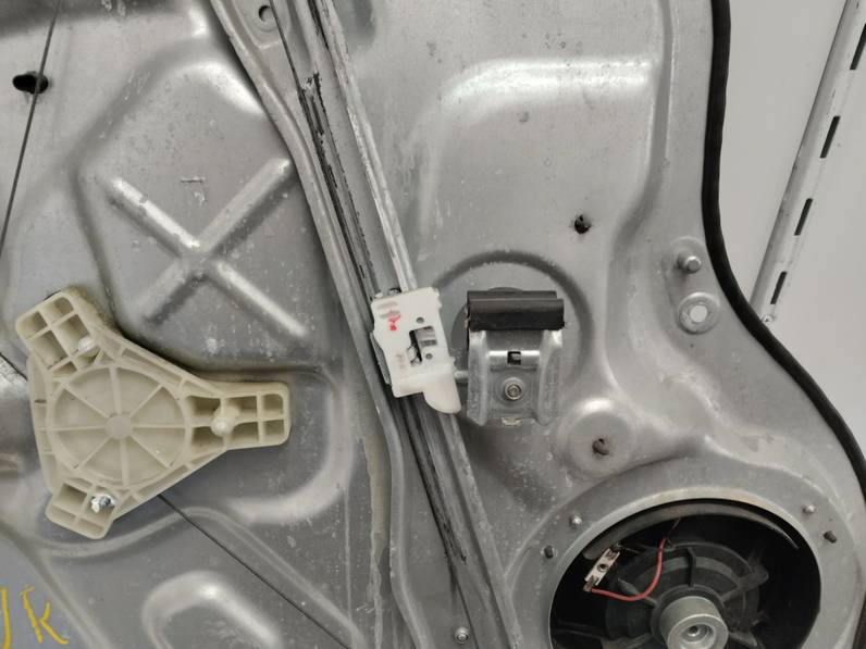 ELEVALUNAS DELANTERO DERECHO KIA CEE D SPORTY WAGON 2009 1.6 (126 CV)