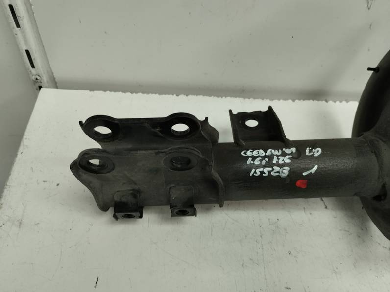 AMORTIGUADOR DELANTERO DERECHO KIA CEE D SPORTY WAGON 2009 1.6 (126 CV)