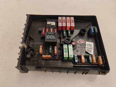 CAJA RELES FUSIBLES AUDI A3 2008 1.9 TDI (105 CV)