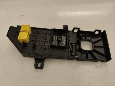 CAJA RELES FUSIBLES SAAB 9 3 BERLINA 2007 2.0 (175 CV)