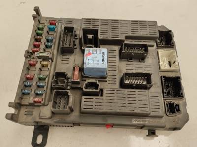 CAJA RELES FUSIBLES CITROEN C5 BERLINA 2003 2.0 HDI (109 CV)