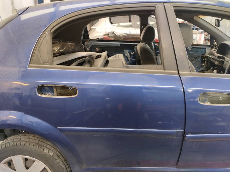 PUERTA TRASERA DERECHA CHEVROLET LACETTI 2006 1.6 (109 CV)