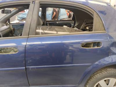 PUERTA TRASERA IZQUIERDA CHEVROLET LACETTI 2006 1.6 (109 CV)