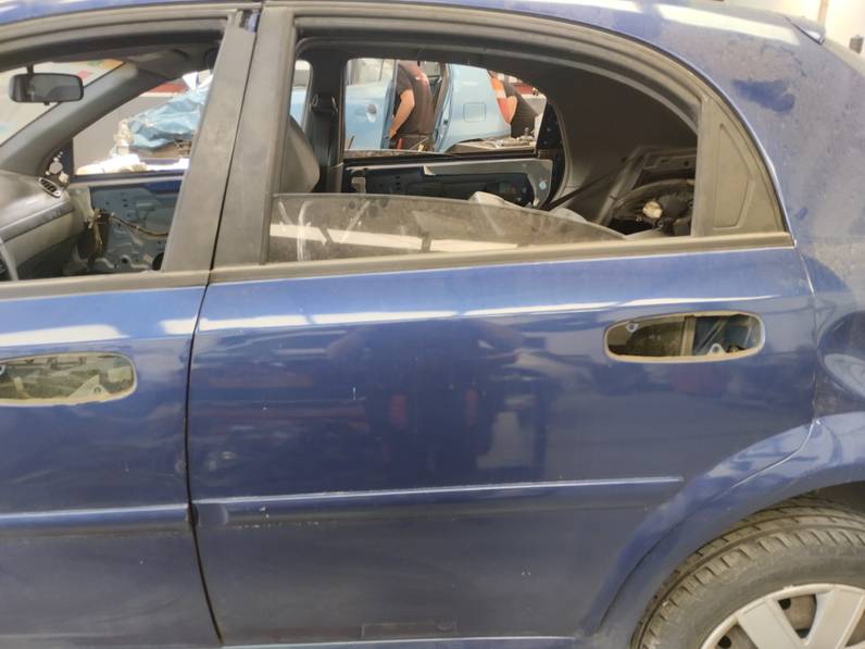 PUERTA TRASERA IZQUIERDA CHEVROLET LACETTI 2006 1.6 (109 CV)