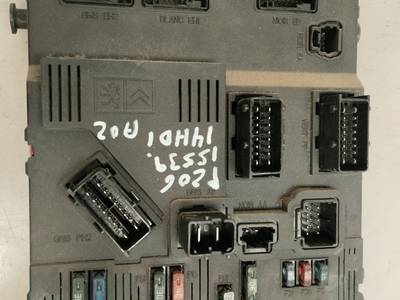 CAJA RELES FUSIBLES PEUGEOT 206 BERLINA 2002 1.4 HDI (68 CV)