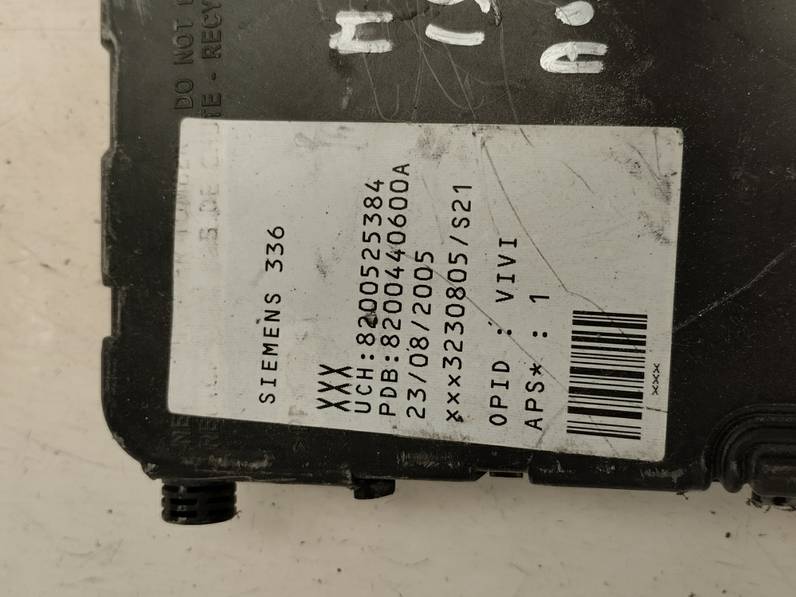 CAJA RELES FUSIBLES RENAULT MEGANE II BERLINA 5P 2005 1.9 DCI D (120 CV)