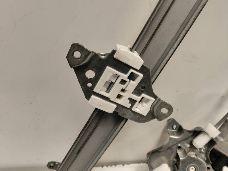 ELEVALUNAS DELANTERO DERECHO NISSAN JUKE 2012 1.6 16V (117 CV)