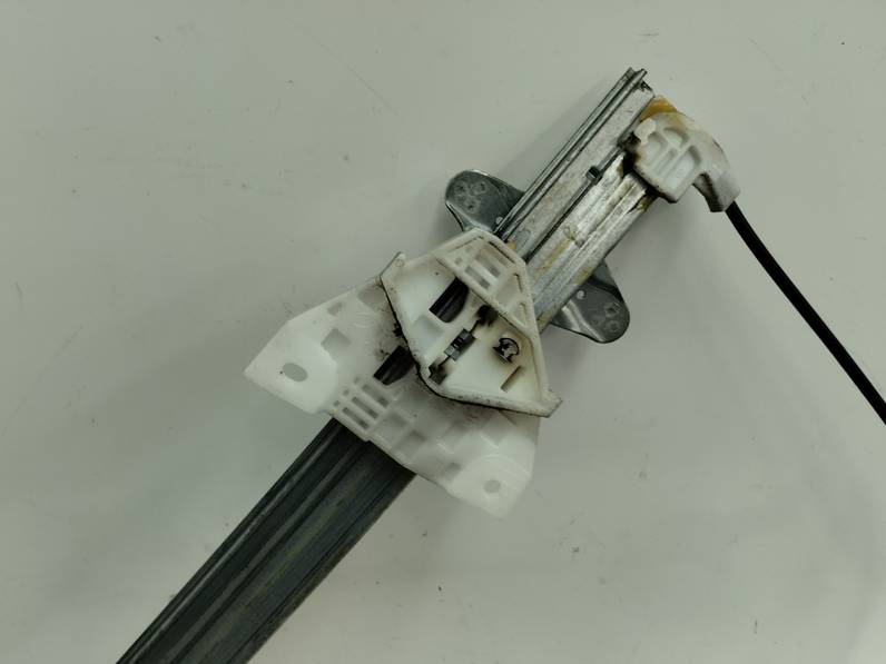 ELEVALUNAS DELANTERO IZQUIERDO MAZDA 2 LIM 2009 1.4 D (68 CV)