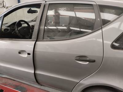 PUERTA TRASERA IZQUIERDA MERCEDES CLASE A 1998 1.6 (102 CV)