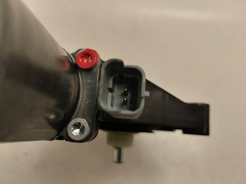 MOTOR ELEVALUNAS DELANTERO DERECHO HYUNDAI I30 2009 1.4 (109 CV)